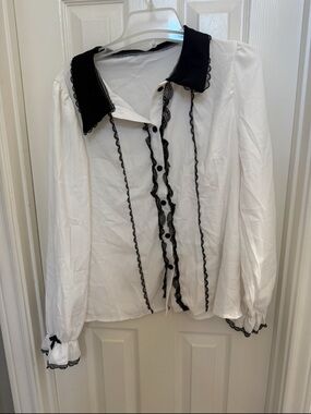 ROMWE White Blouse with Black Lace Trim